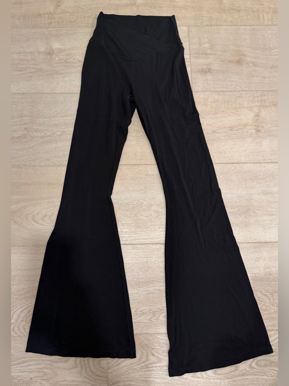 Aerie Offline Crossover High-Waist Black Flare leggings, Size M